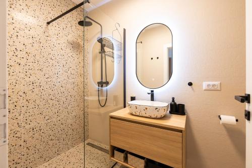 Brand New Trogir City 2-Bedroom Apartment with Garden, BBQ and Parking