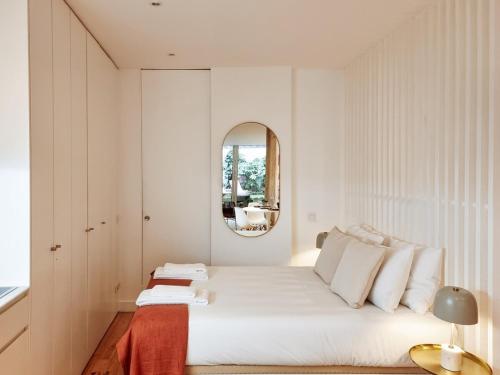 Gorgeous studio with great private terrace and AC
