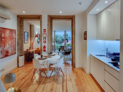 Gorgeous studio with great private terrace and AC