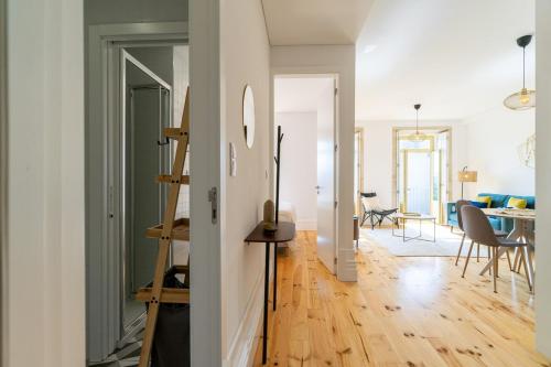 Gorgeous flat w. balcony in iconic pedestrian st
