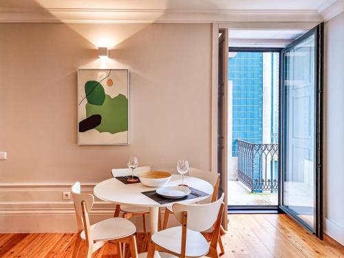 Stunning flat & building on the most artsy street