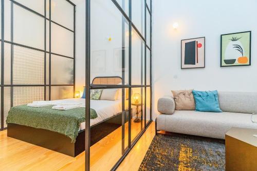Fancy apt in iconic street full of historic houses