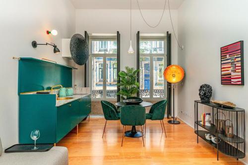 Fancy apt in iconic street full of historic houses