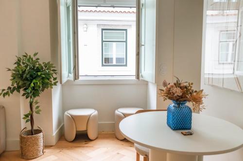 Elegant 1BR near Praca Comercio w/ elevator and AC