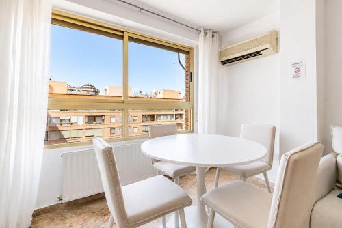 Family Apartment City of Arts by Invalencia