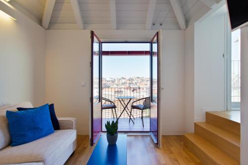 PopArt Apartment's - 2 AC, 2 Bathrooms, Balcony and Free Lockers, - Porto UNESCO Historic Center