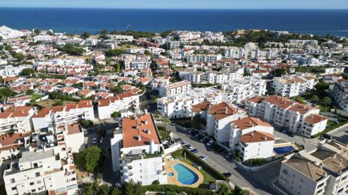 #412 Poolside Stay 1BR Near Oura & Beaches