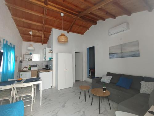 Azzuro Home