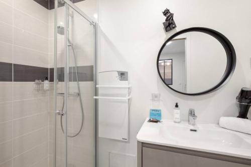 Beautiful Modern Apartment for 4 near Bastille