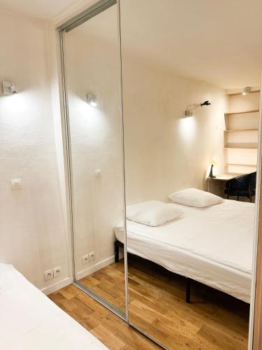 A Comfortable Apartment in Downtown Paris
