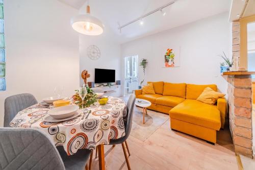Quiet Corner Central Zagreb 1BR w/ AC - Happy Rentals