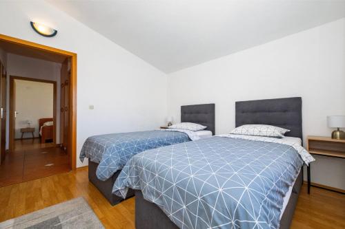 Apartments by the sea Razanj, Rogoznica - 4185