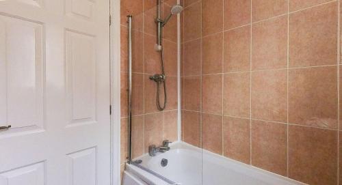 2 bed house in York photo 9