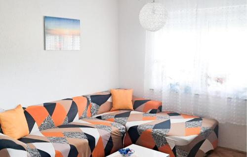3 Bedroom Nice Apartment In Novi Vinodolski