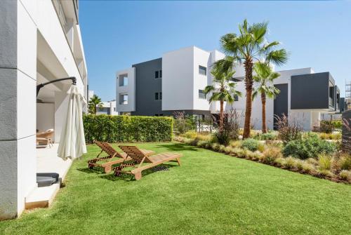 Moderno Oasis con Jardín y Piscinas en Vanian
