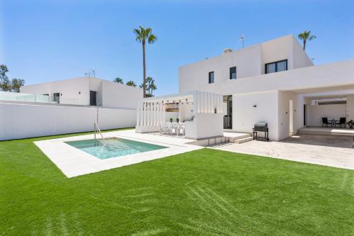 Casa con piscina y gran terraza en El Pinillo