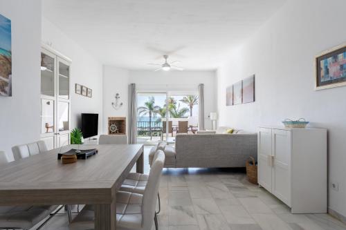 203 Arruzafa Sea View