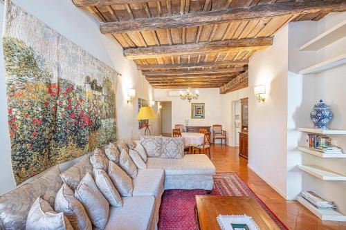 Palazzo Costaguti luxury and terrace up to 6