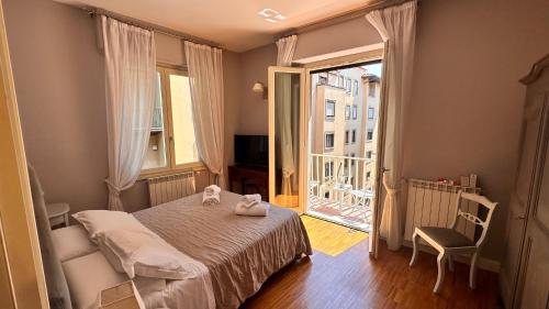 Bardi Elegance with Balcony
