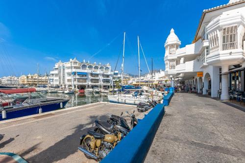 Apartment in Puerto Marina 1 min to the beach