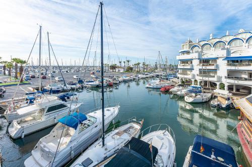 Apartment in Puerto Marina 1 min to the beach