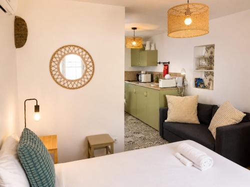 Alfama Cozy Studios by Get Your Stay