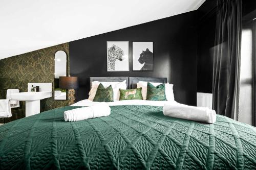 Free Parking Luxury Safari House photo 3