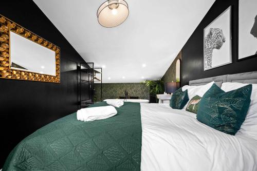 Free Parking Luxury Safari House photo 20