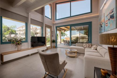 Allia seaside home