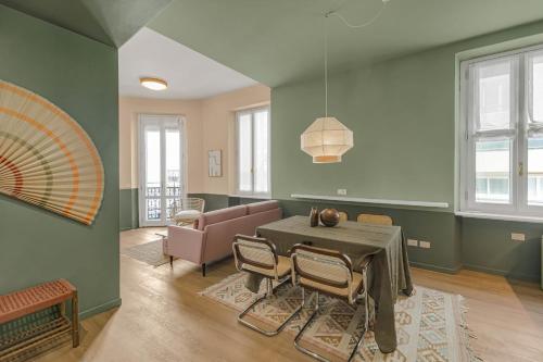 REF 2084 - Cannes City Center apartment with a balcony to rent