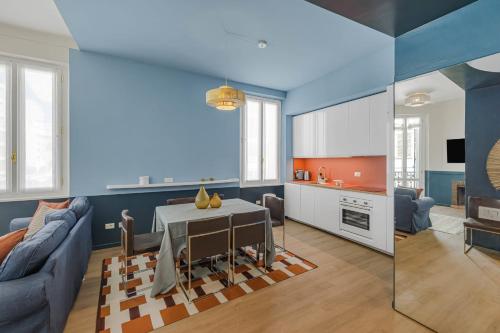 REF 2085 - Cannes Center 3-room apartment with balcony to rent