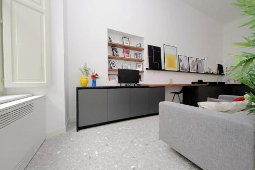 Apartment Place Art by Luxury Getaways