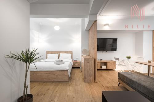 Oceania, Nilie Hospitality MGMT