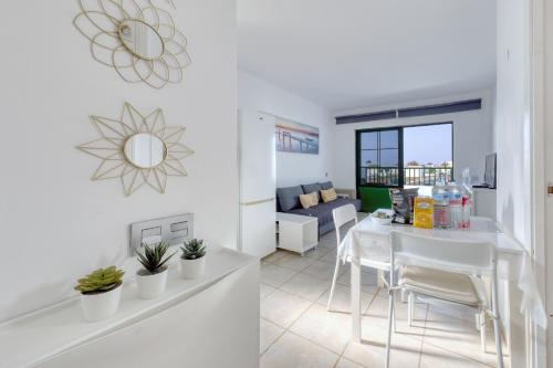 Suite Cozy Relax - Pool and 400 M to the Beach By Lanzarote Vacation Homes