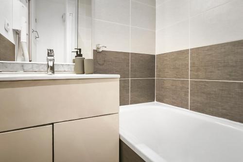 Studio cosy rénové à Agde avec piscine