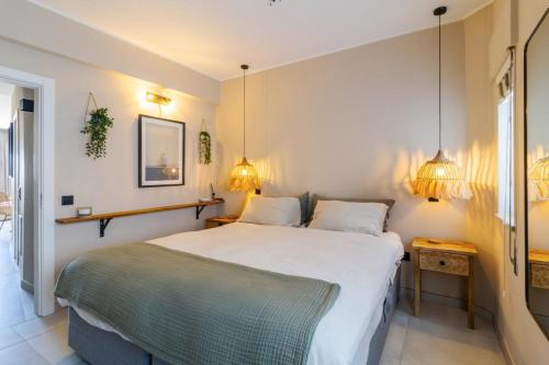 Casa Aura, luxury Luz apartment, pool, outdoor shower, beach 400m