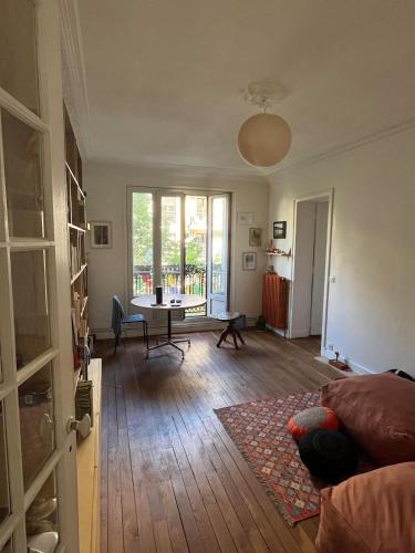 Bright and quiet apartment