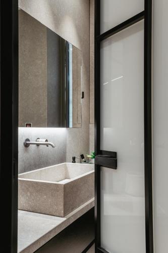 St Hugo Premium Residence by halu! 2BD apartment close to Syntagma square