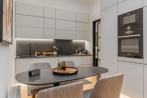 St Hugo Premium Residence by halu! 2BD apartment close to Syntagma square