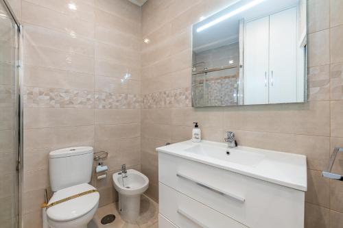 797 HOLIDAY RENTALS- Apartamento dentro de Puerto Marina-Playa a 1 min