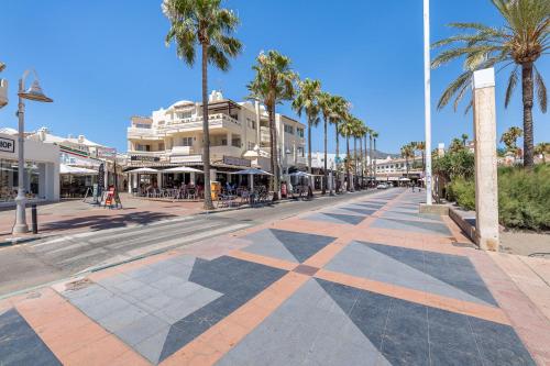 797 HOLIDAY RENTALS- Apartamento dentro de Puerto Marina-Playa a 1 min