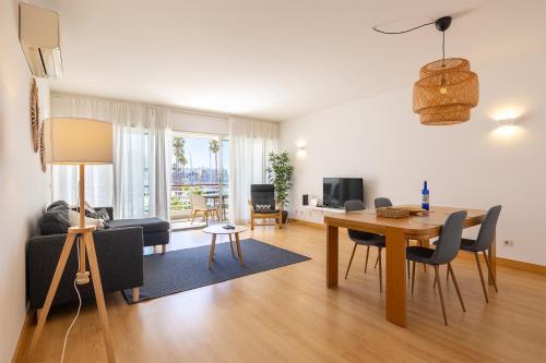 Elegant Marina View T2 Apartment- The Moorings