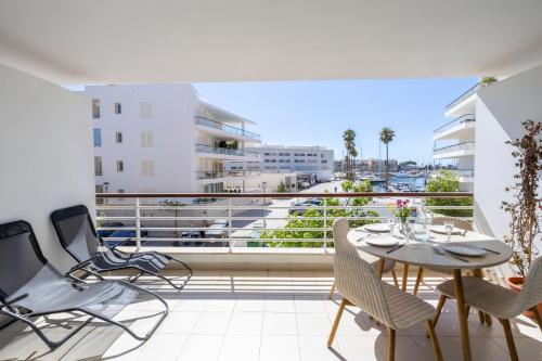 Elegant Marina View T2 Apartment- The Moorings