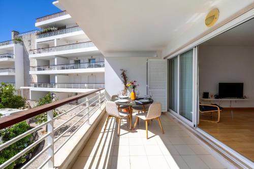Elegant Marina View T2 Apartment- The Moorings