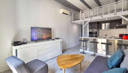 LX154 Loft rénové lumineux - plein centre Cannes photo 3