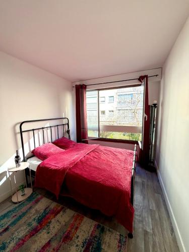 Bright & Cozy Room in Shared Apartment Near Eiffel