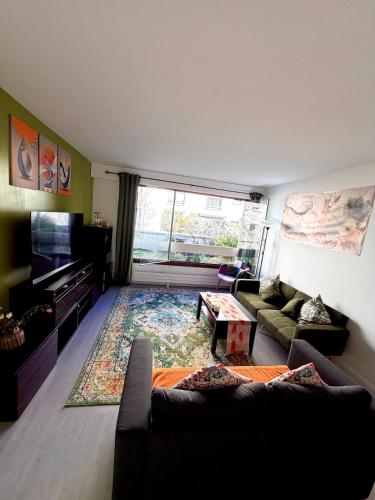 Bright & Cozy Room in Shared Apartment Near Eiffel