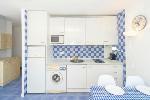WELCS APARTAMENTO 407 EMP con vista al canal