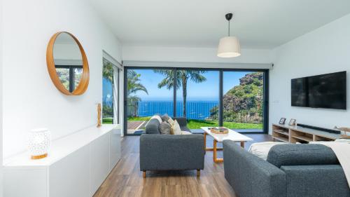 Villa Calhau- Hidden Gem by LovelyStay