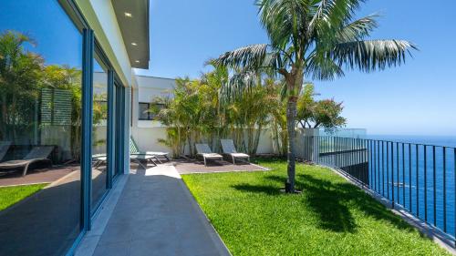 Villa Calhau- Hidden Gem by LovelyStay